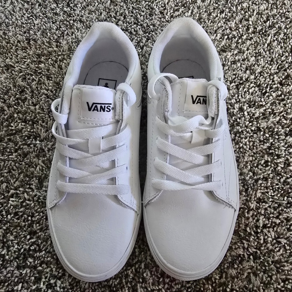 Vans Ward Leather Sneakers Youth 3 White Low Top Lace Up Skate Shoes